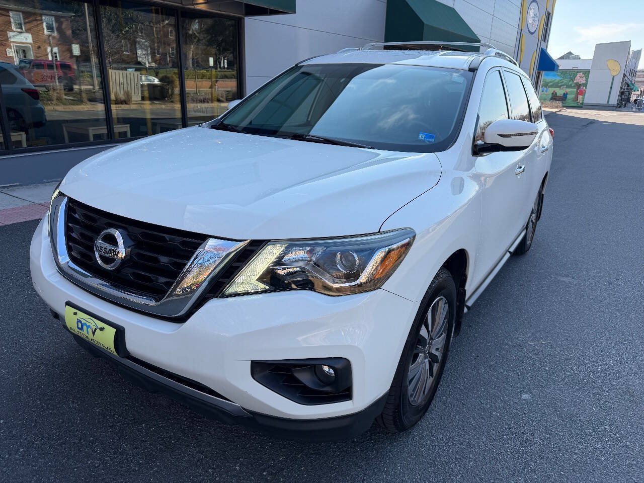 Used 2017 Nissan Pathfinder SV w/ Trailer Tow Package AWD/4WD image 2