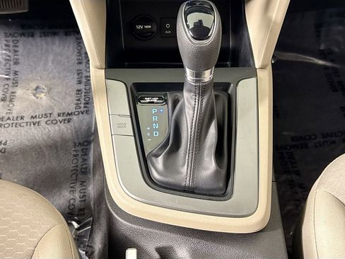 Used 2019 Hyundai Elantra SEL FWD image 18