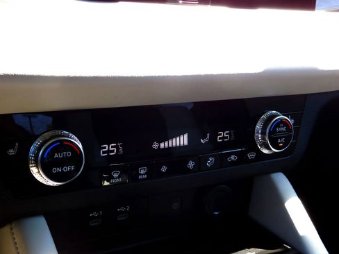 Used 2025 Mitsubishi Outlander SE AWD/4WD image 21