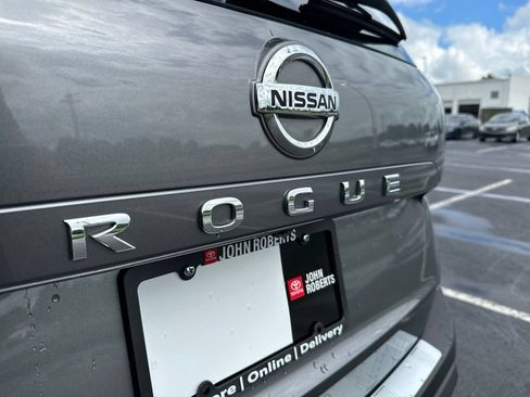Used 2021 Nissan Rogue S FWD image 36