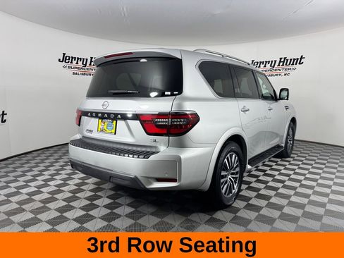 Used 2024 Nissan Armada SL w/ Captain's Chairs Package image 7
