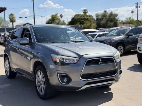 Used 2015 Mitsubishi Outlander Sport ES FWD image 3