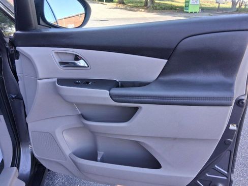 Used 2015 Honda Odyssey EX image 24