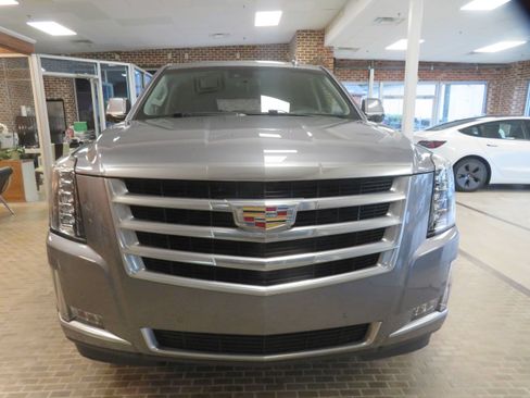 Used 2018 Cadillac Escalade Luxury AWD/4WD image 75