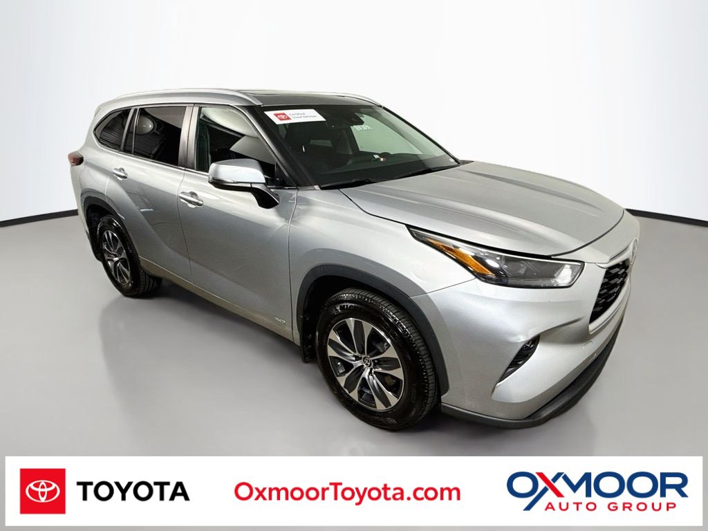 Certified 2023 Toyota Highlander XLE AWD/4WD image 1
