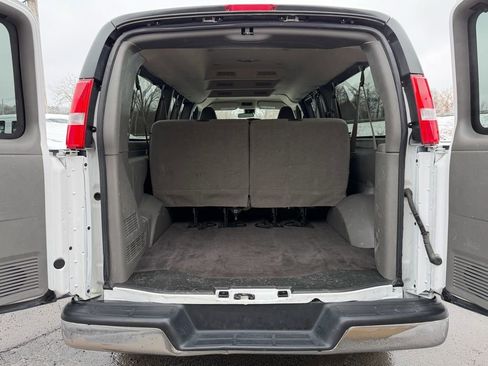 Used 2025 Chevrolet Express 3500 LT w/ LT Preferred Equipment Group RWD image 8