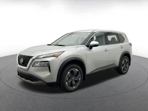 Used 2025 Nissan Rogue SV FWD image 3