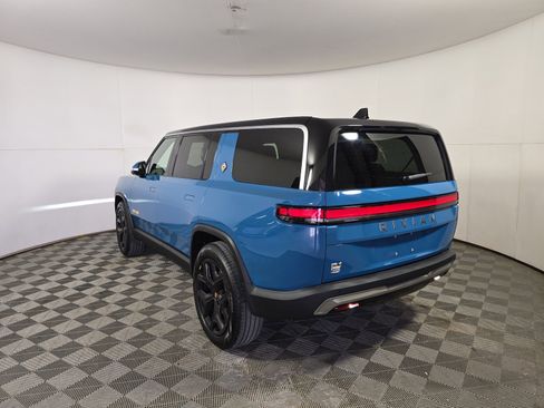 Used 2023 Rivian R1S Adventure image 3