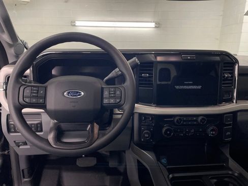 New 2026 Ford F250 XLT w/ XLT Premium Package AWD/4WD image 9