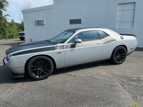 Used 2022 Dodge Challenger R/T Scat Pack w/ T/A Package image 8