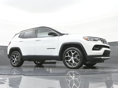Used 2024 Jeep Compass Limited AWD/4WD image 46