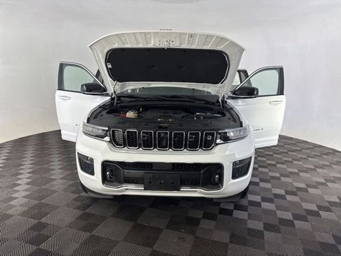 Used 2023 Jeep Grand Cherokee Overland w/ Adv Protech Group III AWD/4WD image 14