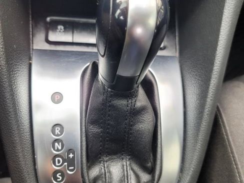 Used 2011 Volkswagen Golf 4-Door FWD image 14