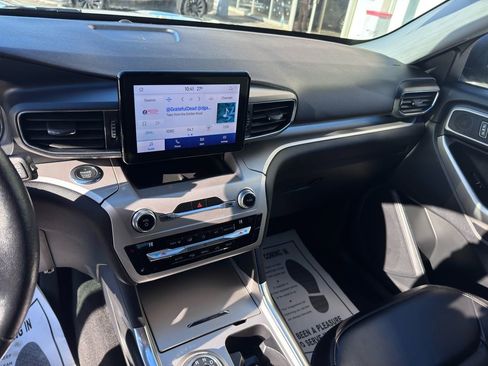 Used 2021 Ford Explorer XLT w/ Equipment Group 202A image 22