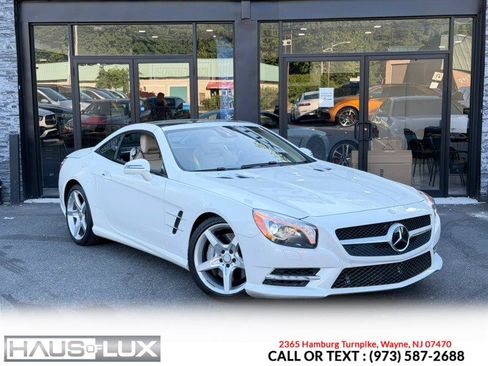 Used 2013 Mercedes-Benz SL 550 w/ Premium Pkg image 2