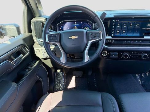 Used 2024 Chevrolet Silverado 2500 LTZ image 16