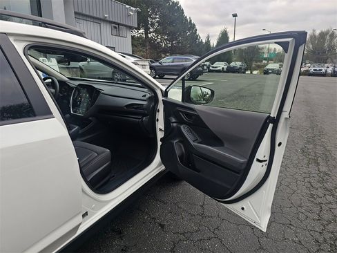 Used 2025 Subaru Crosstrek 2.0i Premium image 10