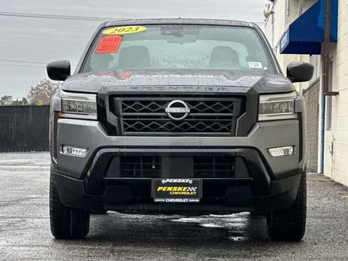 Used 2023 Nissan Frontier SV w/ Midnight Edition Package image 9