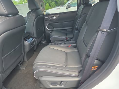New 2026 INFINITI QX80 Luxe RWD image 6