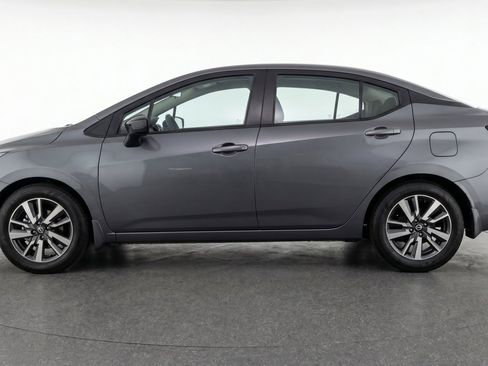Used 2025 Nissan Versa SV FWD image 5