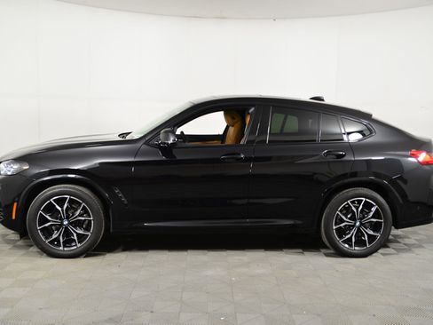 Used 2024 BMW X4 xDrive30i w/ Premium Package image 2