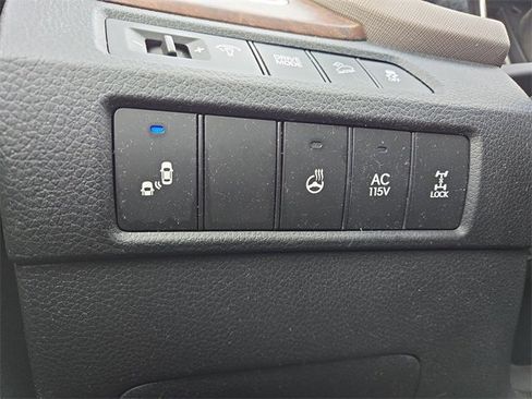 Used 2019 Hyundai Santa Fe XL image 25