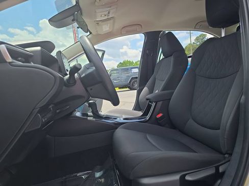 Used 2022 Toyota Corolla LE FWD image 16