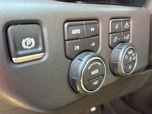 Used 2024 Chevrolet Silverado 1500 High Country AWD/4WD image 15