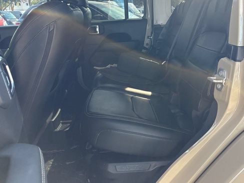 Used 2022 Jeep Wrangler Unlimited Sahara AWD/4WD image 12