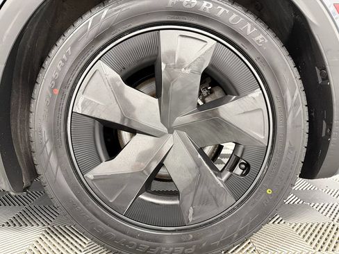 Used 2023 Toyota Prius LE FWD image 28