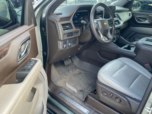 Used 2023 Chevrolet Tahoe LT RWD image 4