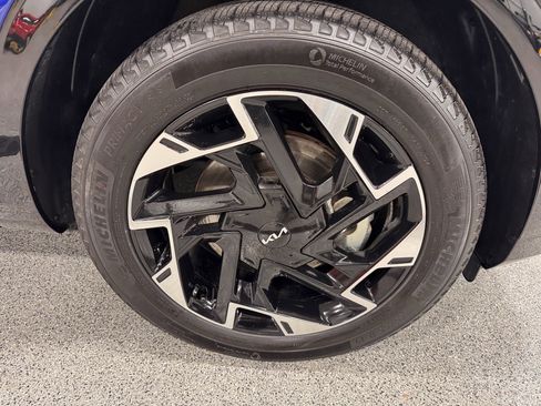 Certified 2025 Kia Sportage SX image 31