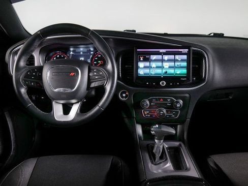 Used 2019 Dodge Charger SXT image 12