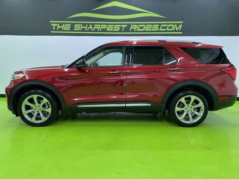 Used 2020 Ford Explorer Platinum w/ Premium Technology Package AWD/4WD image 6
