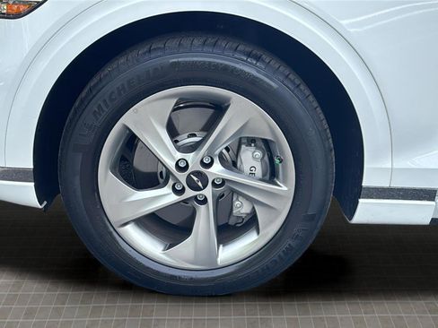 Certified 2026 Genesis GV70 2.5T AWD/4WD image 46