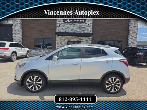 Used 2018 Buick Encore Essence FWD image 1