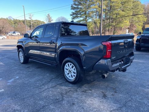Used 2025 Toyota Tacoma SR5 image 7