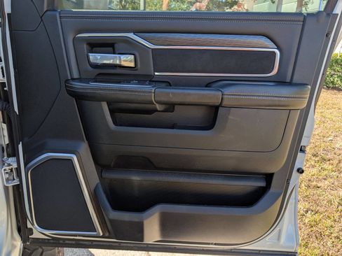 Used 2024 RAM 3500 Laramie w/ Night Edition image 15