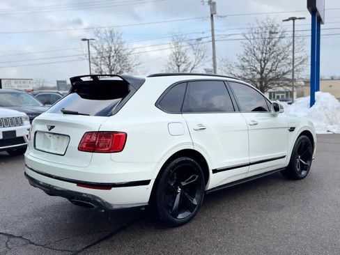 Used 2017 Bentley Bentayga image 5