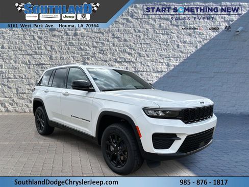 New 2025 Jeep Grand Cherokee Altitude image 1