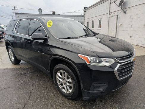 Used 2020 Chevrolet Traverse LS image 1