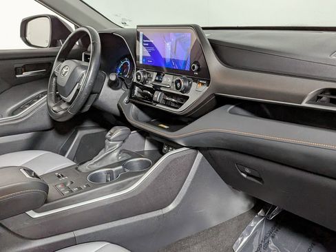 Used 2023 Toyota Highlander Bronze Edition image 41
