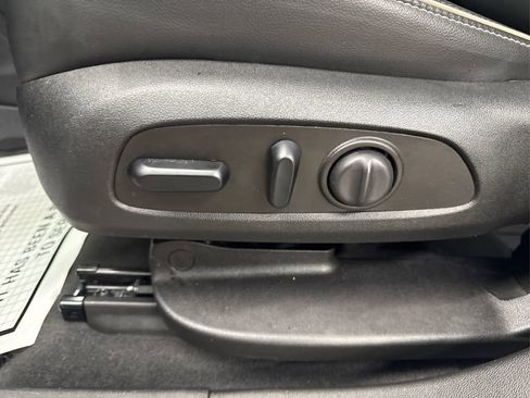 Used 2023 GMC Acadia Denali w/ Denali Ultimate Package image 42