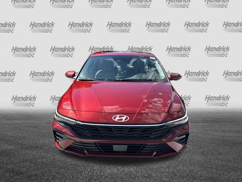 Used 2025 Hyundai Elantra Limited FWD image 3