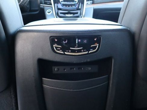 Used 2019 Cadillac Escalade Premium Luxury image 28