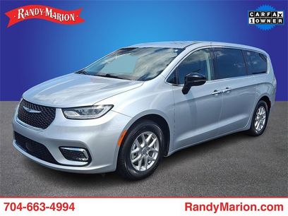 Used 2024 Chrysler Pacifica Touring-L