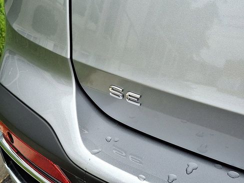 Certified 2025 Volkswagen Taos SE image 29