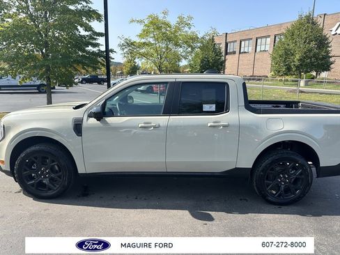 New 2025 Ford Maverick Lariat w/ Black Appearance Package image 8