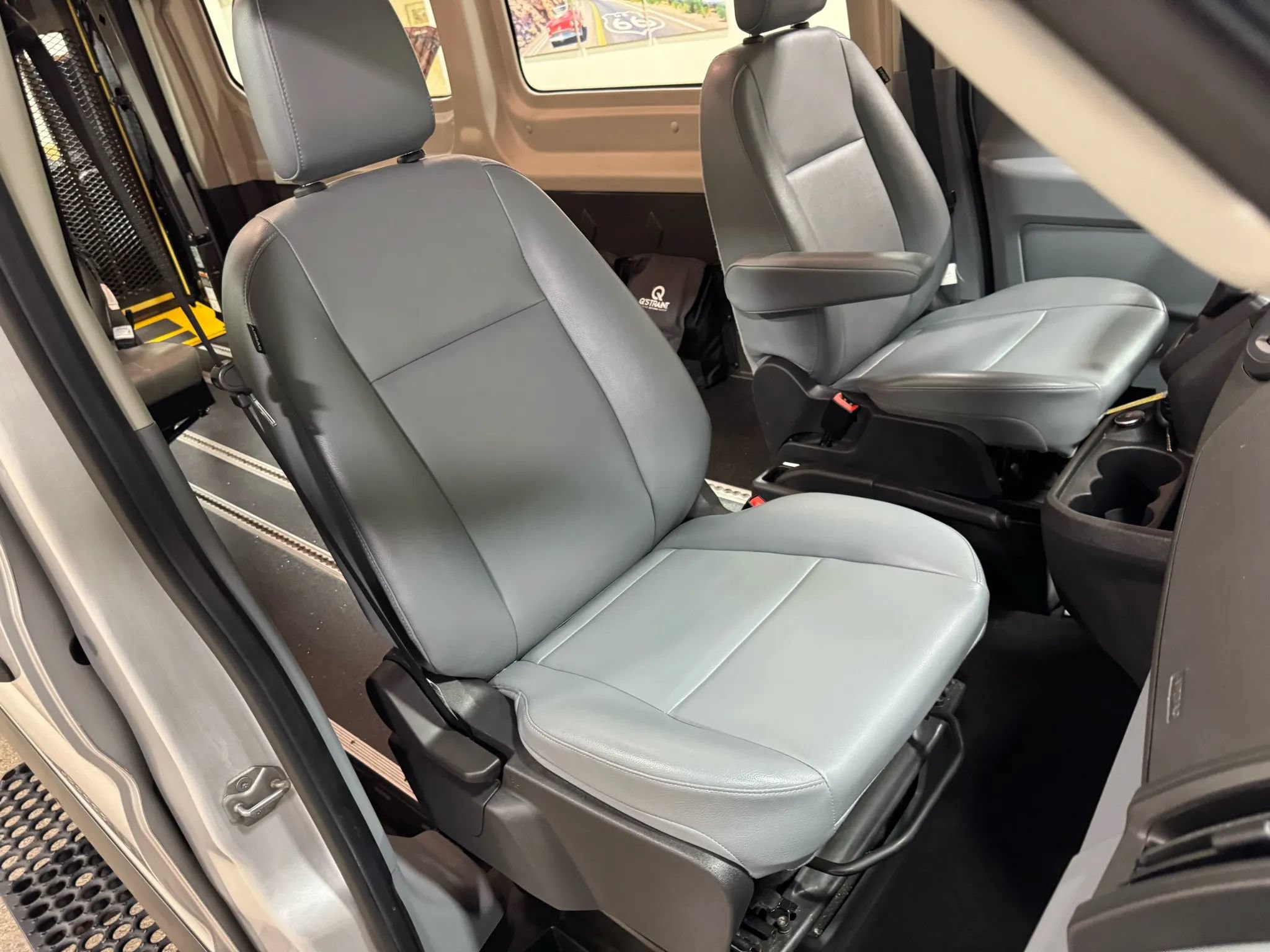 Used 2019 Ford Transit 250 148 Medium Roof RWD image 30