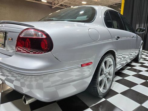 Used 2005 Jaguar S-TYPE R RWD image 30